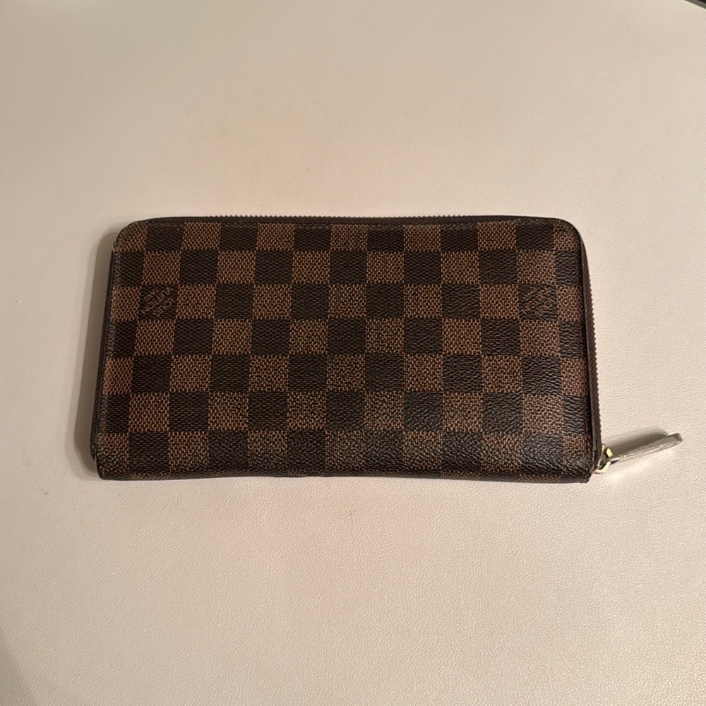 Louis Vuitton Damier Ebene Zippy Organizer Wallet - Fits a passport!